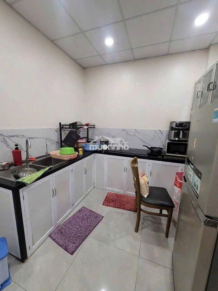 Cho thuê nhà đường đoàn giỏi p sơn kỳ 4 x 13 m đúc 1 lầu : 2 pn , 2 wc - 2
