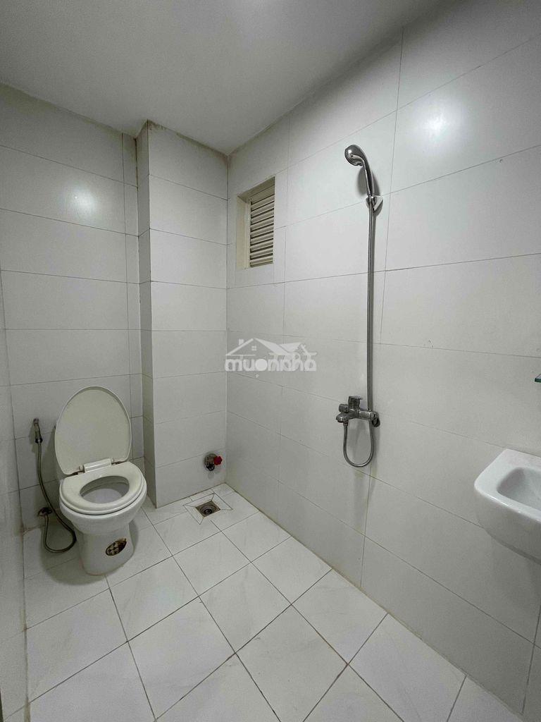 Phòng trọ ban công đường tạ quang bửu, quận 8 - Ảnh 4