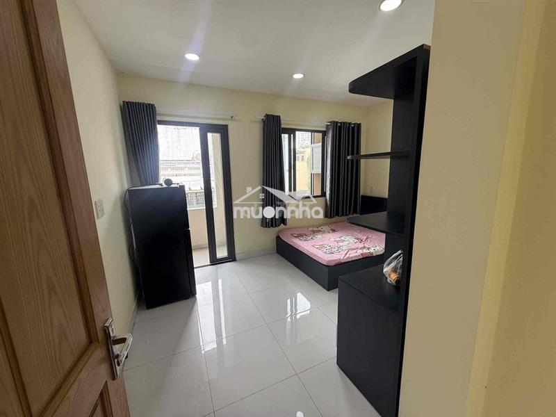 Phòng studio ban công gần q1