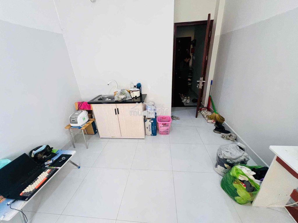 Phòng cửa sổ trời thoáng mát bách hoa xanh nguyễn văn thương - Ảnh 3