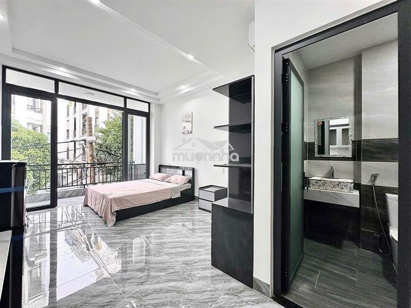 Phòng ban công 40m2 - gần đh kinh tế, văn hiến nguyễn văn linh