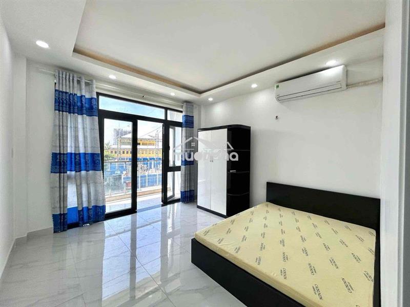 Cho thuê căn hộ ban công rộng gần 30m2 full nthat