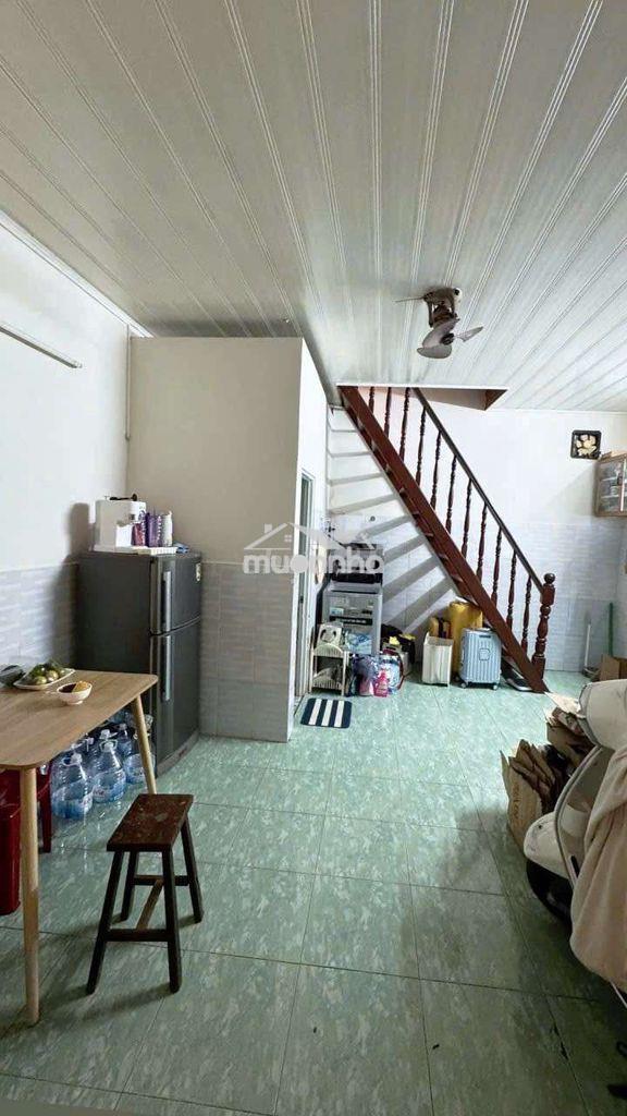 Cho thuê nhà nội thất cơ bản sạch sẽ - Ảnh 2