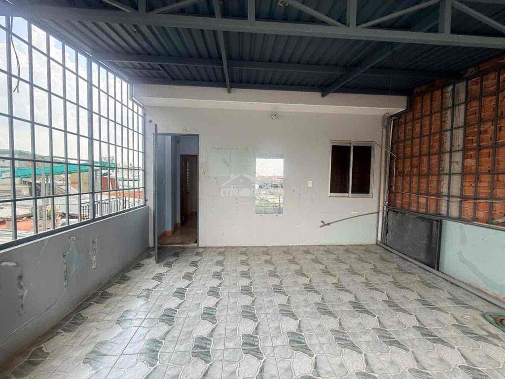 Cho thuê nhà 5x10m 2 lầu, 3pn, hxh, nguyễn văn quá, q12 - 2