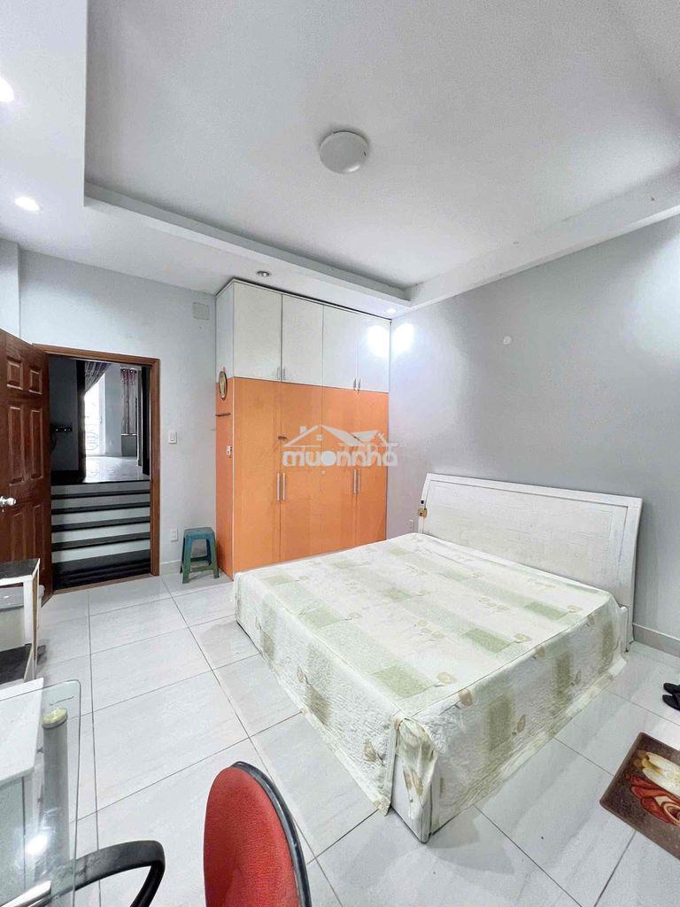 Nhà 4x16 3 lầu 4pn/5wc có nội thất, đường bình trị đông