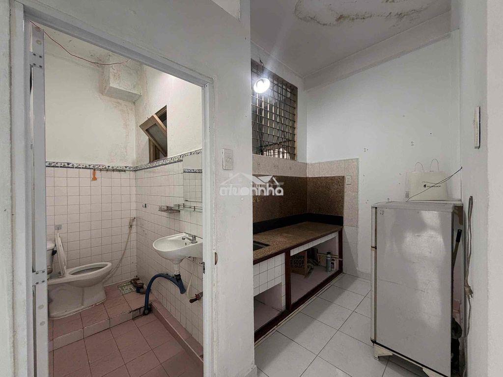 Cho thuê chung cư 2pn 50m2 balcon lớn_siêu thoáng ngay hồ văn huê pn - Ảnh 4