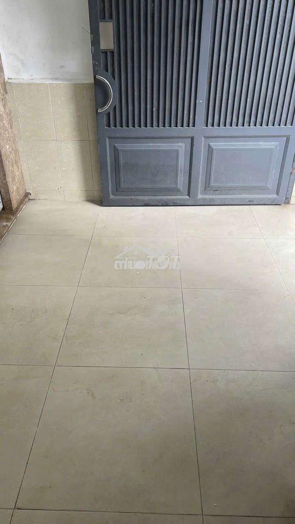 Cho thuê nhà nguyên căn hẻm xe hơi bùi văn ba có sẵn nội thất cơ bản - 2