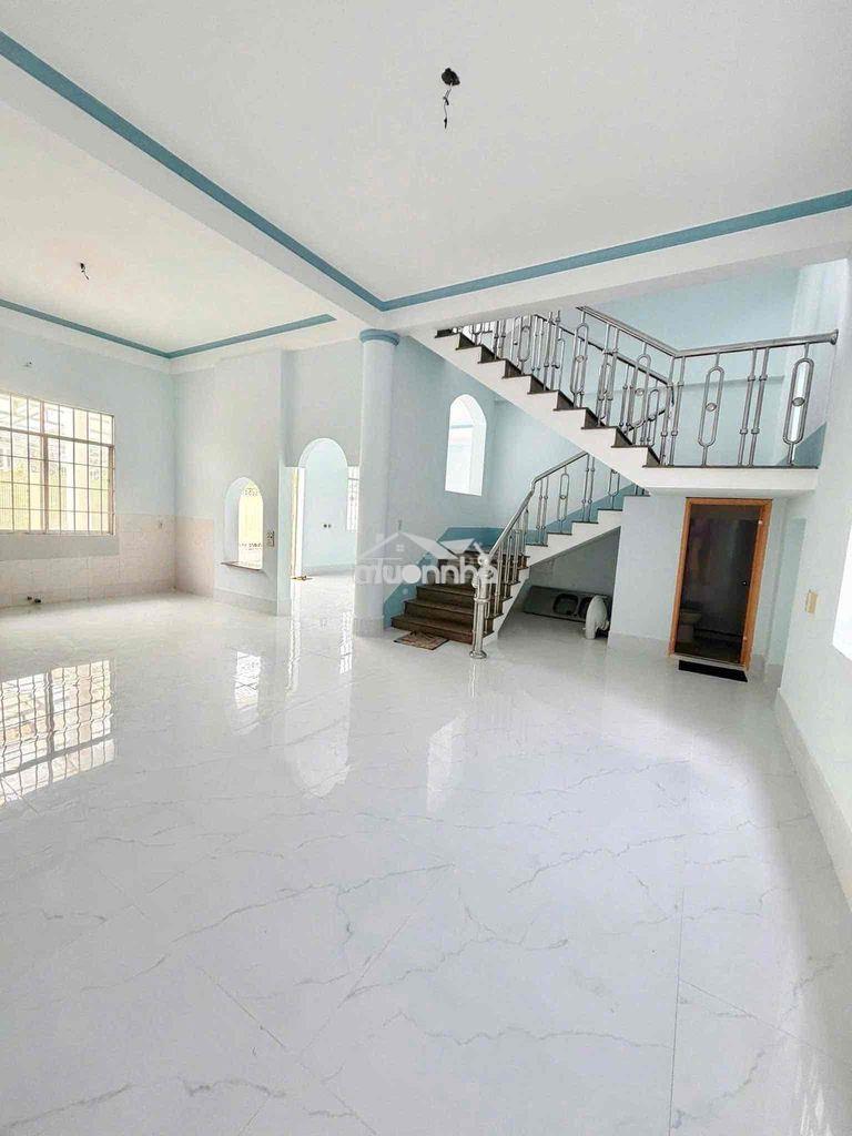 Cho thuê biệt thự góc 2 mặt tiền 600m2 ngay trung tâm nk - 4