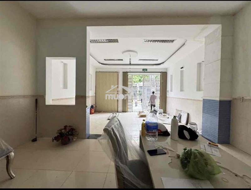 Cho thuê nhà trệt 2lầu kdc phú hoà1: 6x20 gồm 4pn,4wc nhà đang sơn mơi