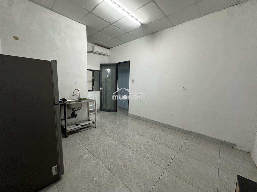 Trống sẵn studio nội thất cơ bản, ở được từ 2 - 3 người, gần đh umt - Ảnh 3