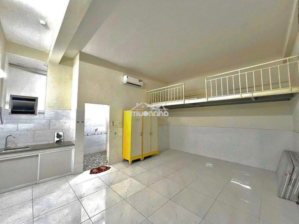 Phòng trọ siêu rộng gác cao, ở được 4ng, quận 7 - Ảnh 3