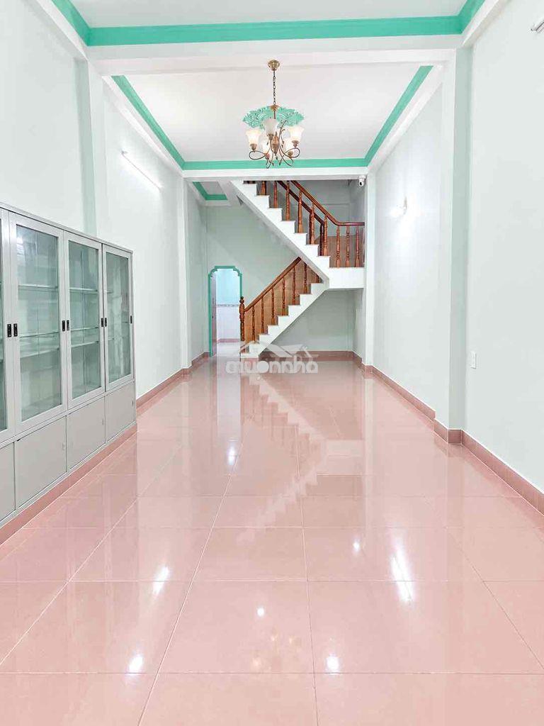Nhà 1 trệt 2 lầu - đường 297 , đỗ xuân hợp - sân rộng 4pn