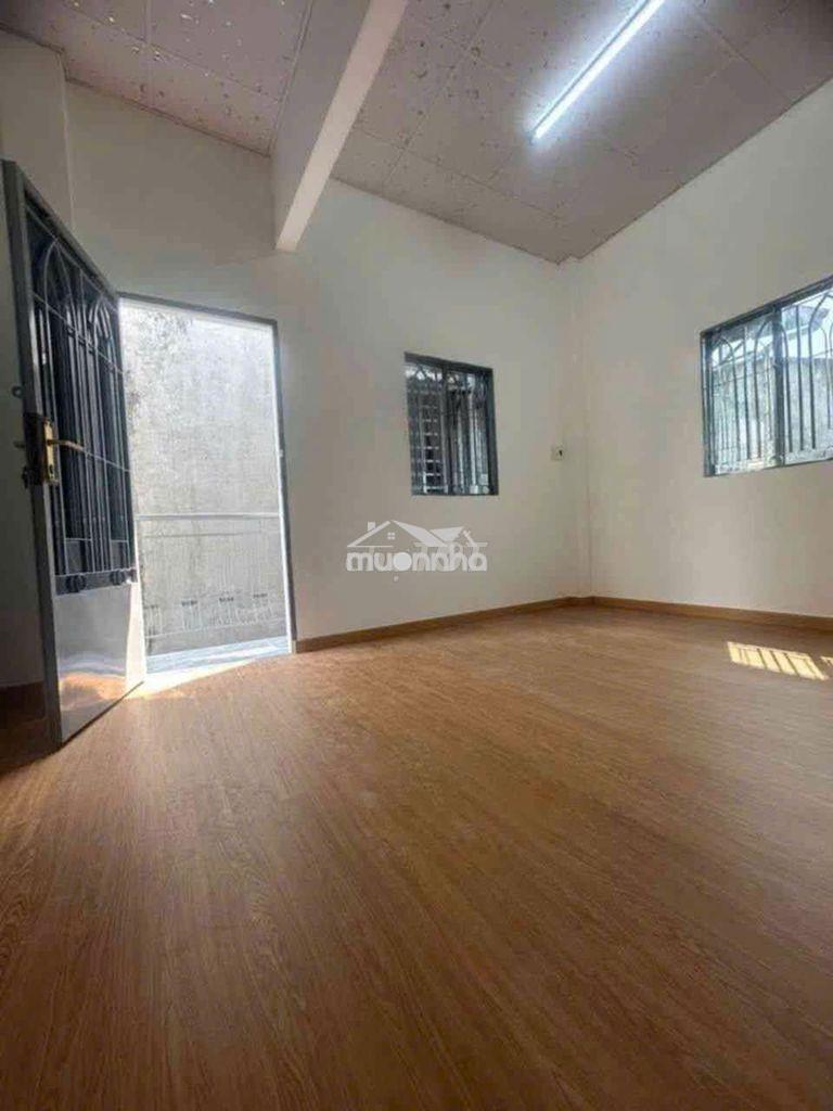 Nhà 2 tầng đường dương văn cam, linh tây, cạnh chợ t.đức ô tô sát bên