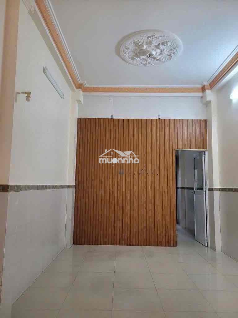 Nhà 5 phòng ngủ 4x20 tô hiến thành.  hẻm xe tải