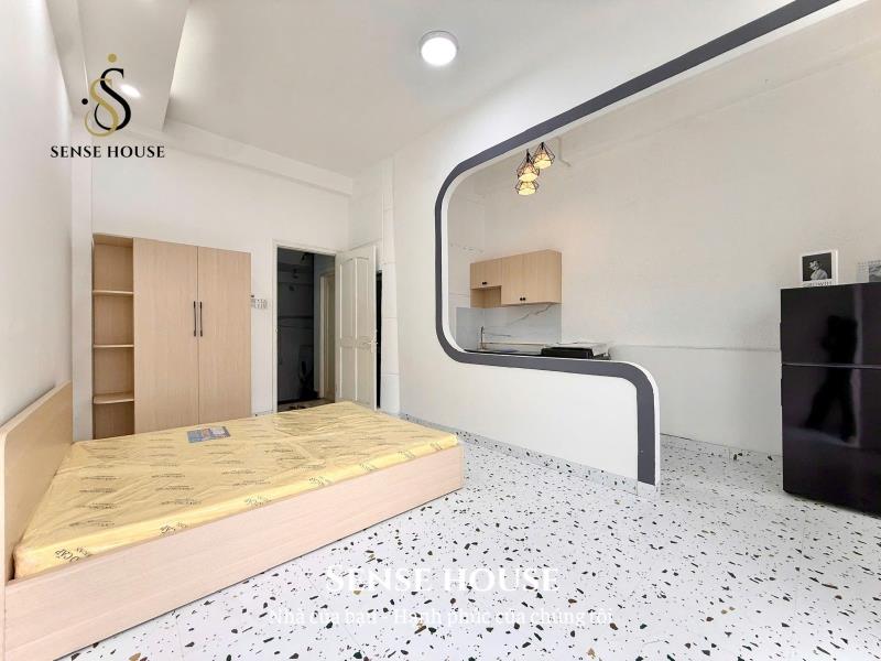Studio – tân bình – ban công, tách bếp, thoáng sáng