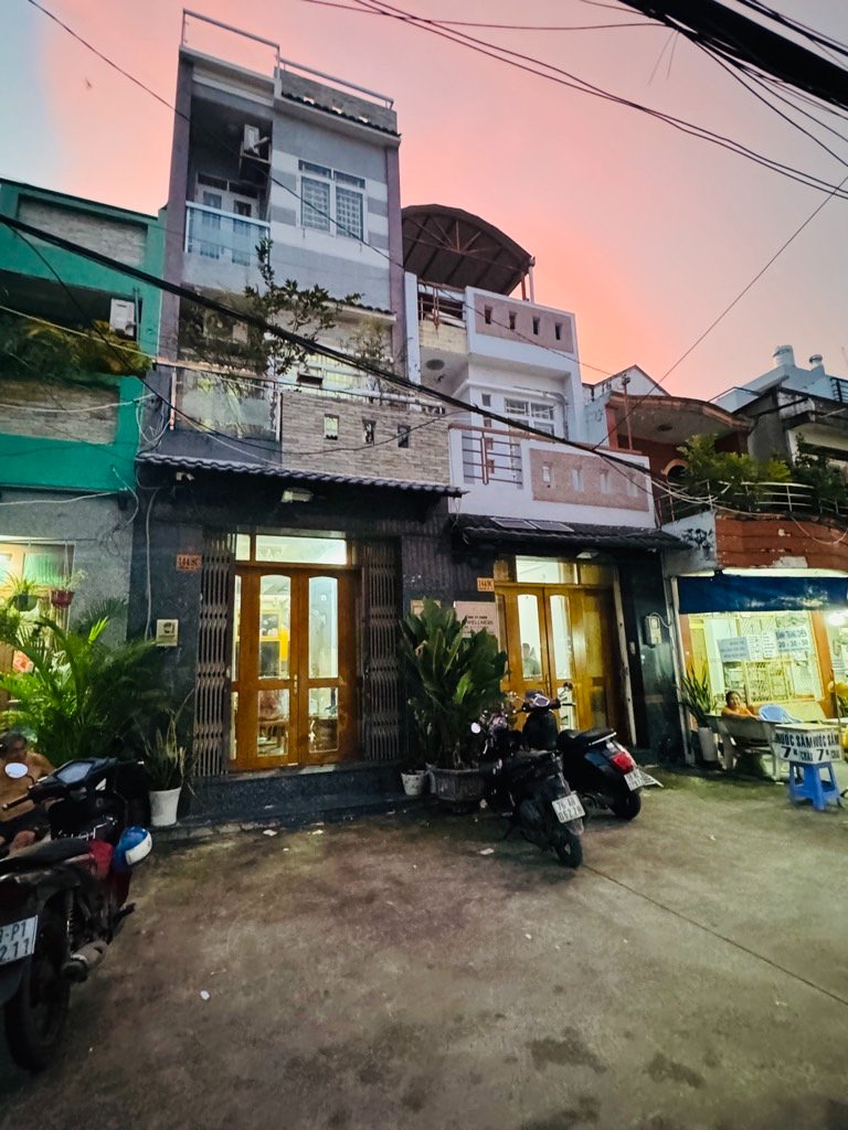 100m2 - nhà đôi hiếm có - ko lỗi - ko quy hoạch - hưng phú