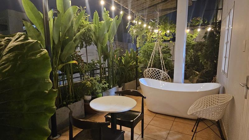 💎 Siêu phẩm resort giữa lòng sài gòn – lux suite 70m² sân vườn & bồn tắm ngoài trời – lê văn sỹ 💎 ​📍 vị trí: trục đường lê văn sỹ (khu vực trung tâm giáp ranh q3, phú nhuận, tân bình) 🛵