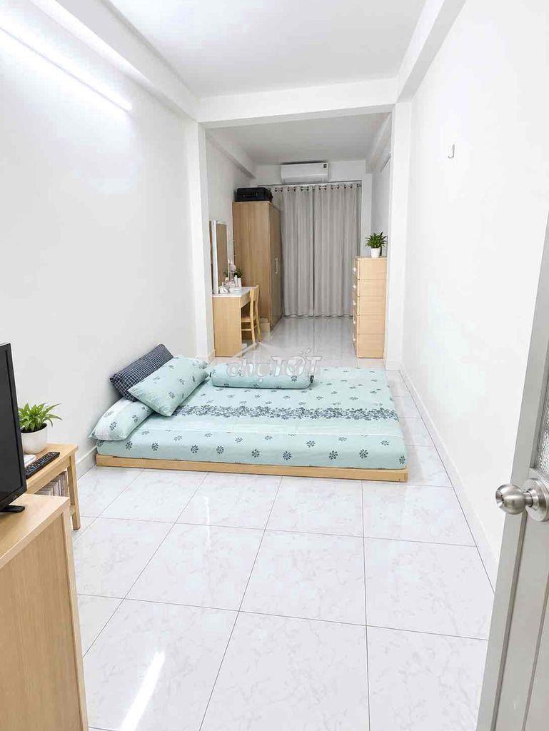 Nhà 3pn có nội thất hẻm xe hơi cmt8 quận 10 - Ảnh 3