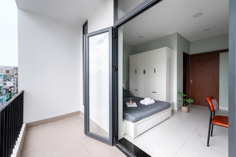 Cho thuê studio ban công full nội thất tại phan đăng lưu thuận tiện di chuyển qua q1, bình thạnh