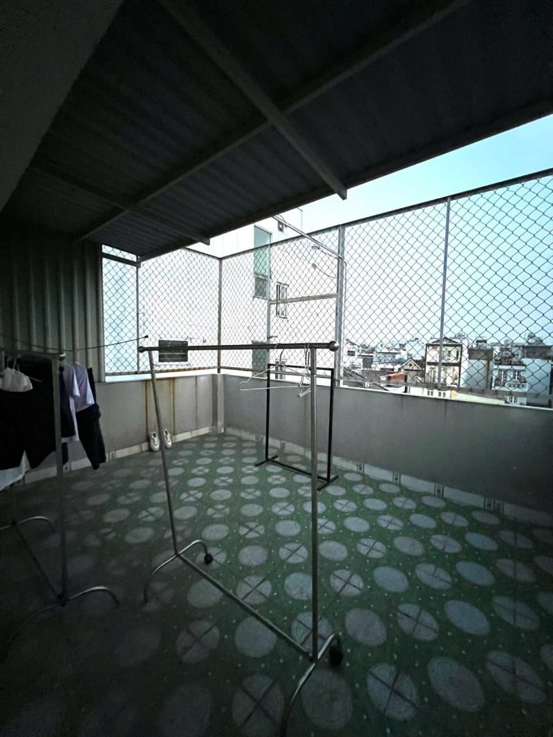 Phòng trọ 25m2, cửa sổ thoáng mát, lối ra vào rộng rãi, gần trường công thương - Ảnh 4