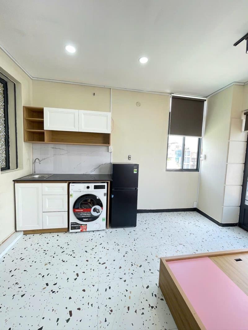 Cho thuê phòng ban công, máy giặt riêng 35m2 đường hoa khu phan xích long gần bờ kè, q1 - Ảnh 2