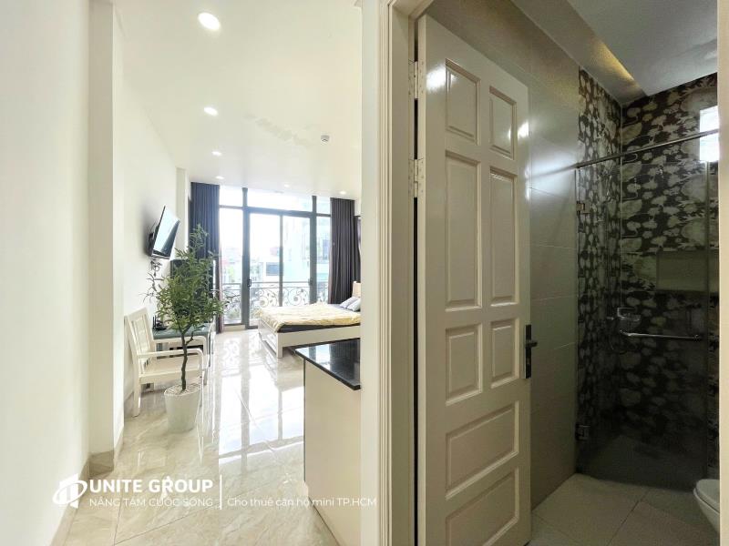 Căn hộ ban công phú nhuận, full nội thất, rộng 40m2, có tivi, wc vách ngăn - Ảnh 4