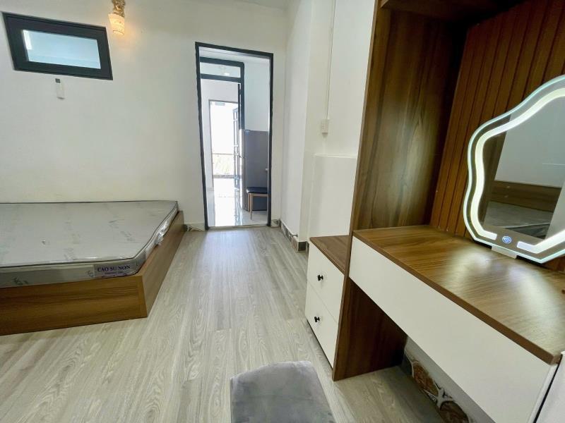 Cho thuê căn hộ có ban công rộng view thoáng mát full nội thất đường nơ trang long quận bình thạnh, sát phú nhuận, quận 1