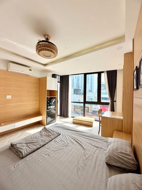 Cho thuê phòng 35m2 cửa sổ thoáng, full nội thất, giờ giấc tự do ngay phan xích long - gần q1, q3