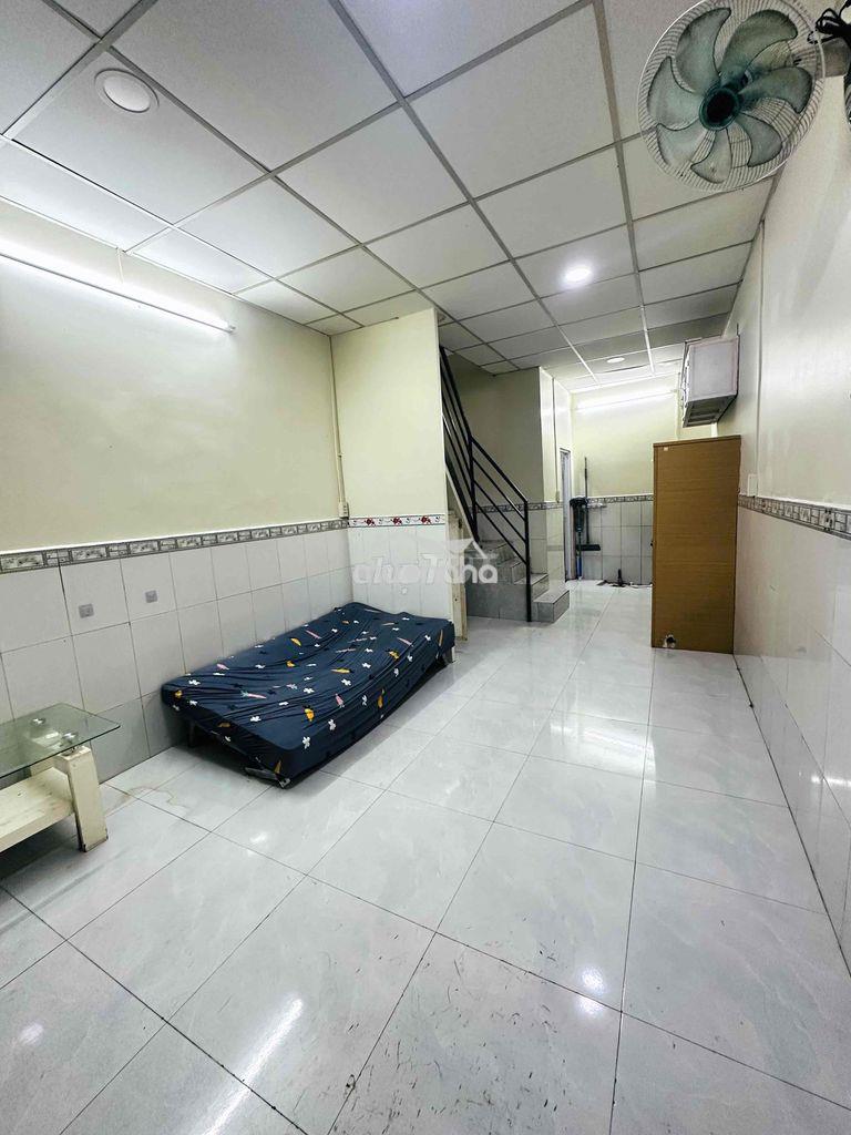 Cho thuê nhà nguyên căn, gần đại học mở, 1 máy lạnh, 1 bộ sofa, 2 pn - Ảnh 3