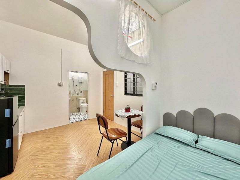 Studio tách bếp/studio có cửa sổ trời - sân bay tân sơn nhất (ga t1, t2), công viên hoàng văn thụ,  bạch đằng, hồng hà, cộng hòa, công viên gia định  - Ảnh 2