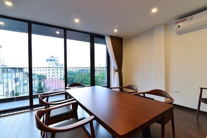 Cho thuê chdv 1pn - 60m2 có ban công tone gỗ hiện đại - ngay tại hoàng sa, phú nhuận gần chợ phú nhuận và giáp với quận 1, quận 3 - Ảnh 2