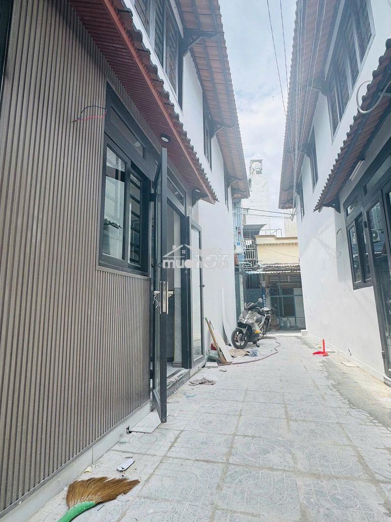Nhà mới xây đg tô kí q12 gần cây xăng quân đội 1t1l giá 790 triệu tl