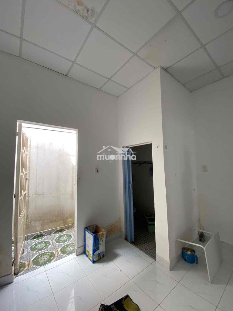 Nhà trống 1050// quang trung cho thuê làm kho - Ảnh 2