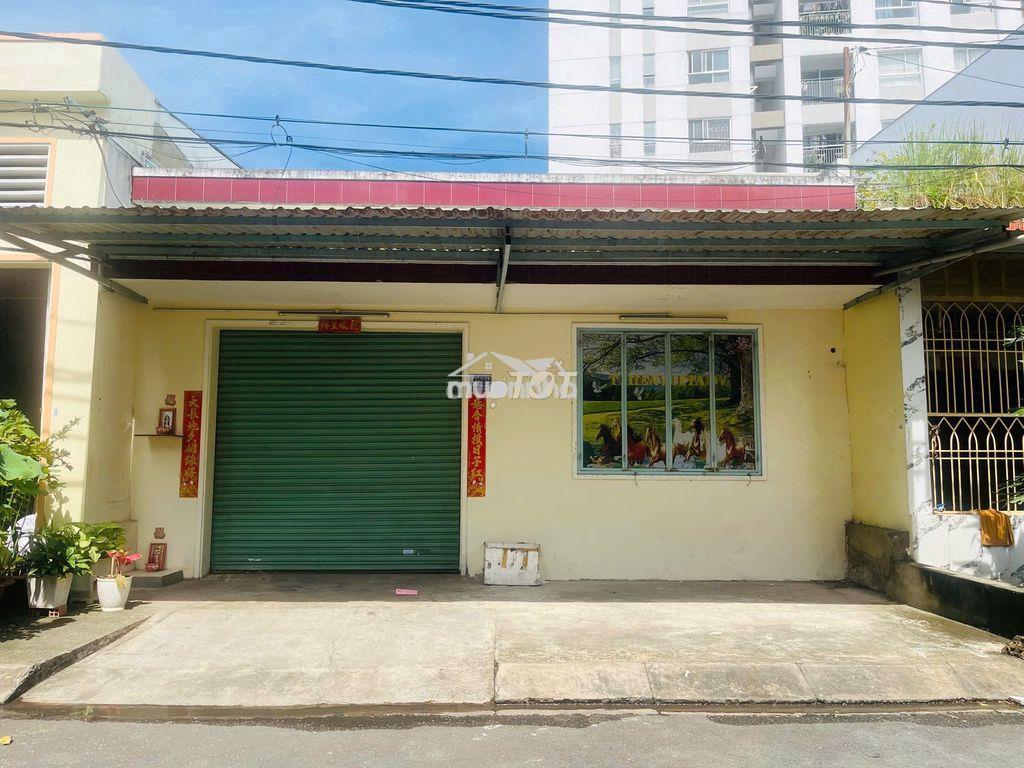 Nhà thuê 7.5x30m.cấp 4.hẻm 10m lũy bán bích.gía:22tr - Ảnh 3