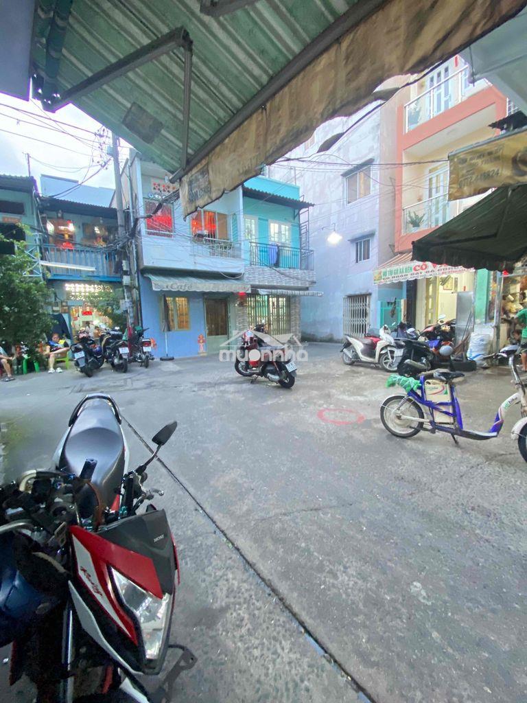 Cho thuê nhà q11 gần 3 tháng 2-3 x 9 trệt, lầu suốt, hẻm to thông-10tr - Ảnh 2
