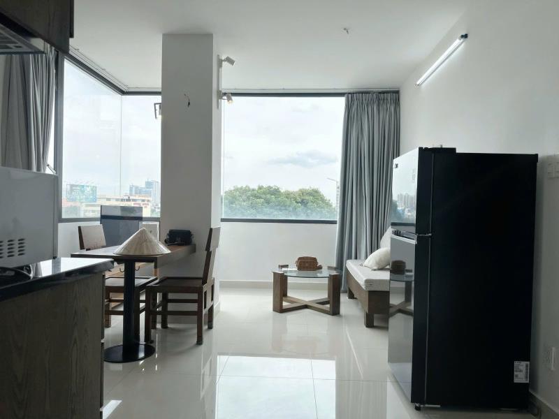 Cho thuê căn hộ ban công 2 phòng cao cấp – cư xá nguyễn văn trỗi, phú nhuận, gần sân bay, quận 1