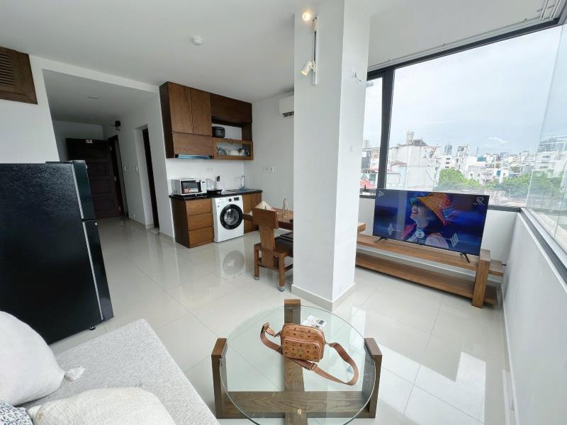Cho thuê căn hộ ban công 2 phòng cao cấp – cư xá nguyễn văn trỗi, phú nhuận, gần sân bay, quận 1 - Ảnh 2