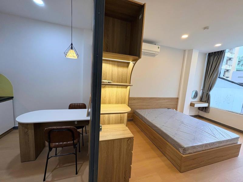 Căn hộ 1 phòng ngủ mới 100%, máy giặt riêng, full kính view thành phố giáp quận 1, hồ văn huê, phú nhuận - Ảnh 3
