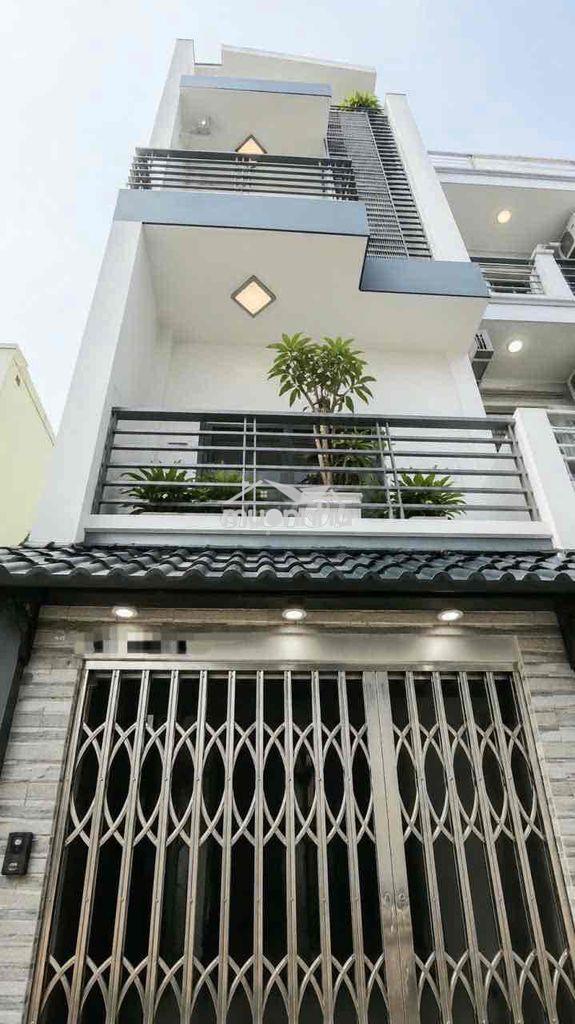 Bán nhà 4 tầng gần đường vĩnh khánh. đón taxi chưa đến 30s.