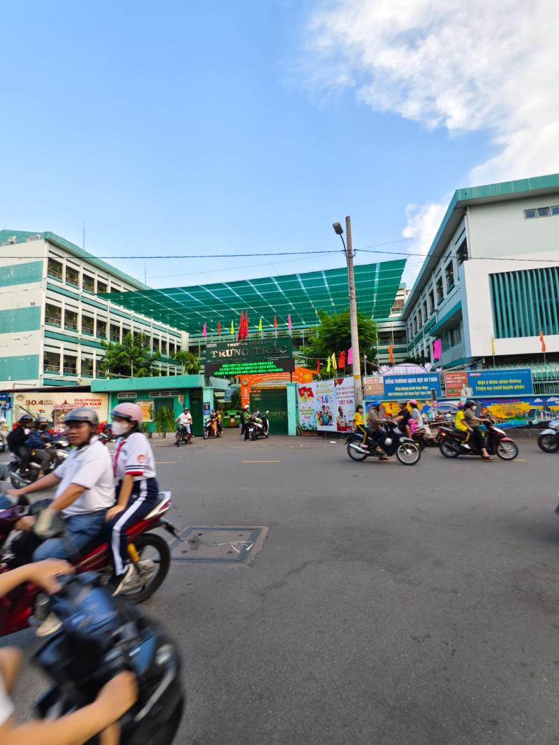 Bán nhà 5 tầng hoành tráng hxh nhà thờ tân phước lữ gia...