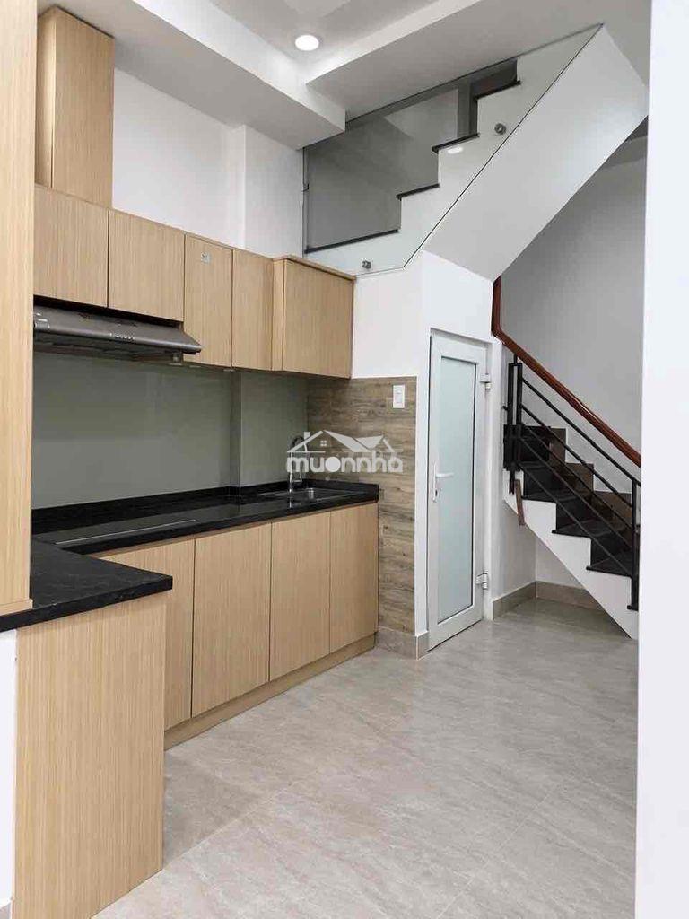 Cho thuê nhà hẻm xe hơi - 1 trệt 2 lầu sân thượng, quận 3