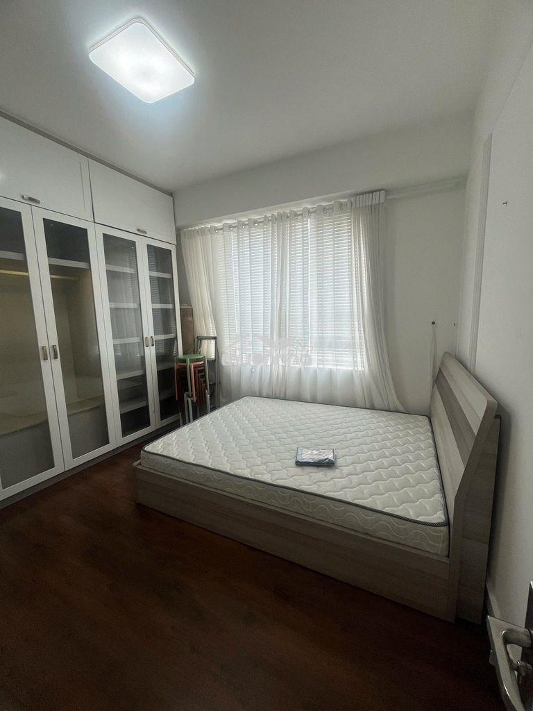 Saigon mia cho thuê căn gốc nội thất luxury hướng sông mát mẻ