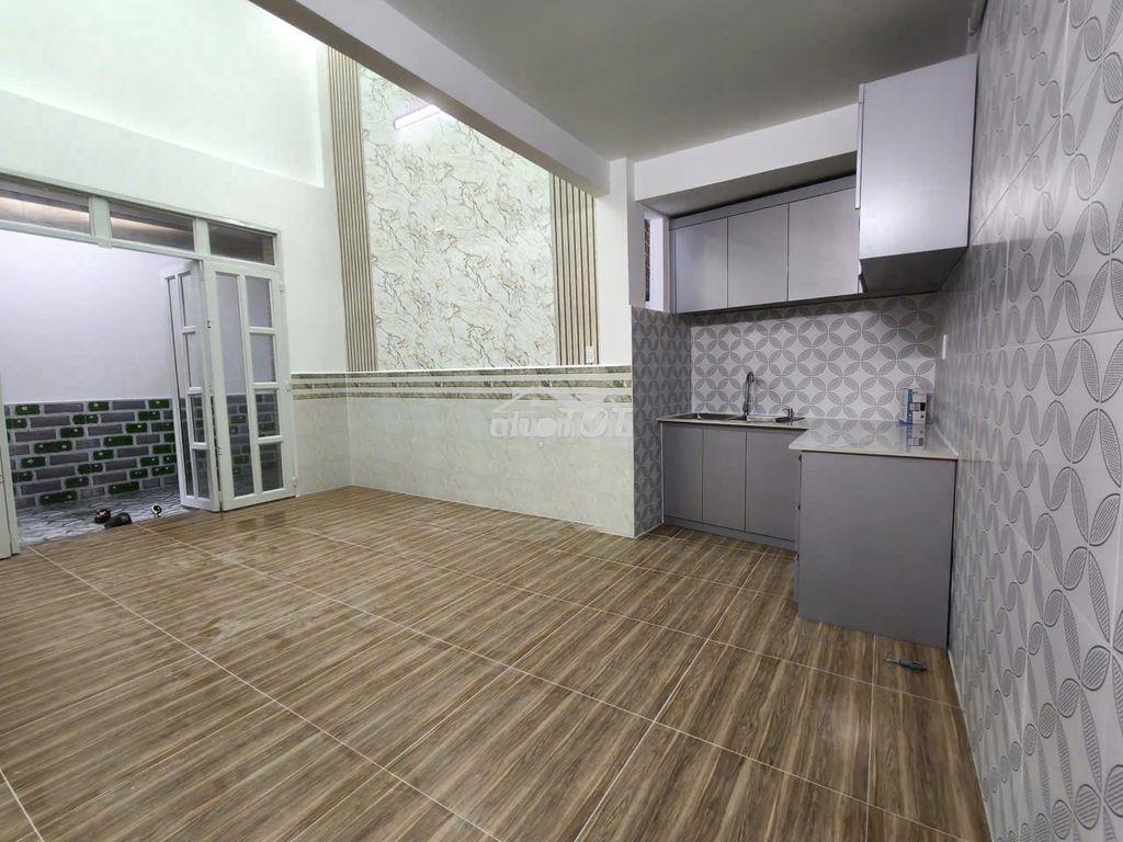 Bán nhà 5,5 x 11 trệt lầu - kết cấu chắc chắn, khu dân cư yên bình - Ảnh 2