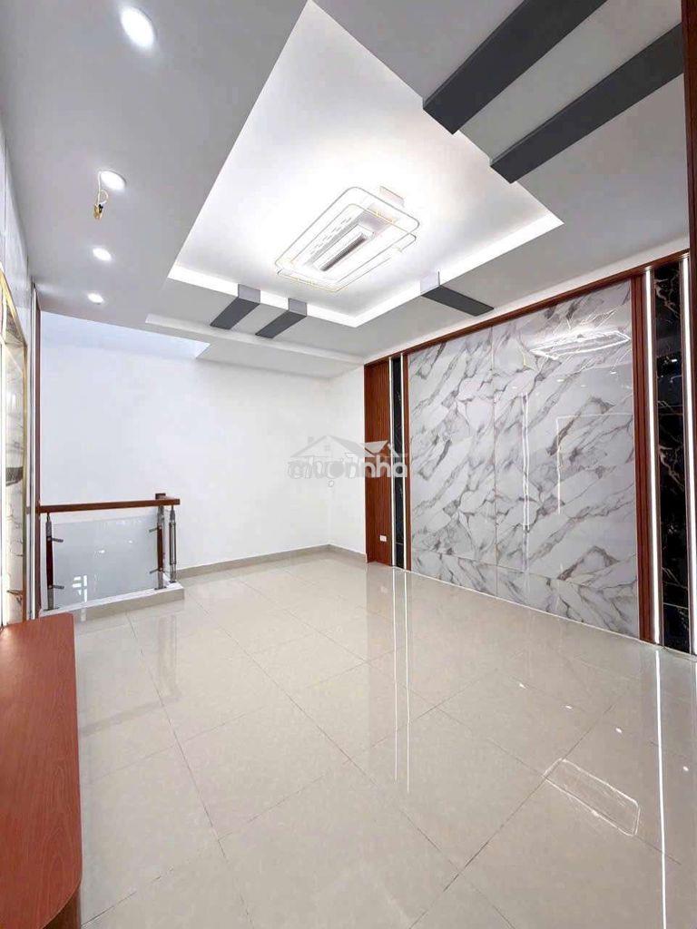 Cho thuê nhà mới
dt 4x16 -3pn -2wc hẻm ba gác 
gần chợ đầu mối  - Ảnh 3