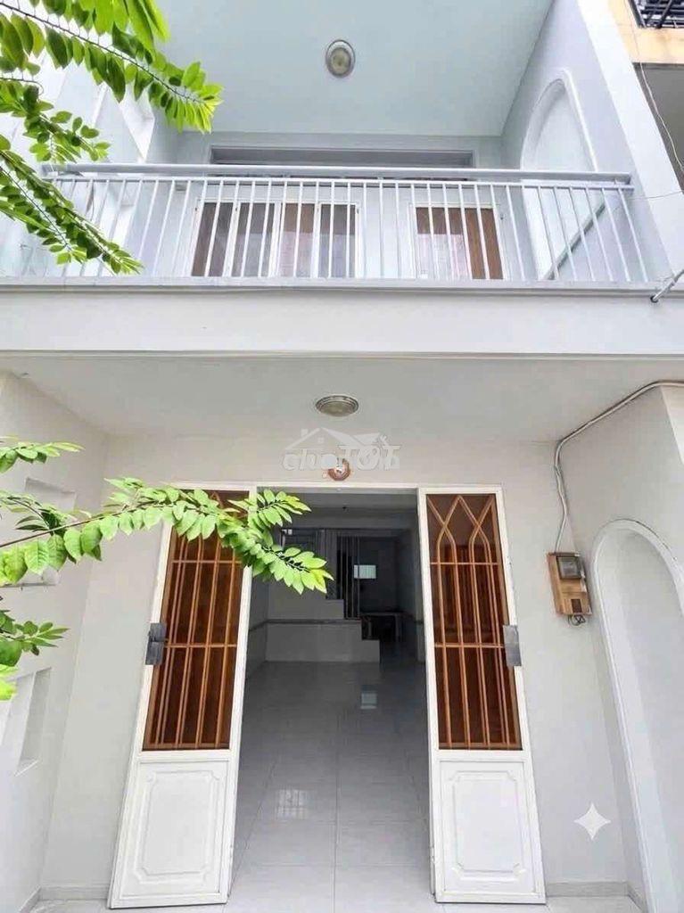 Nhà 1 trệt 1 lầu 2pn 4x15m hẻm huỳnh tấn phát gần kcx tân thuận q7
