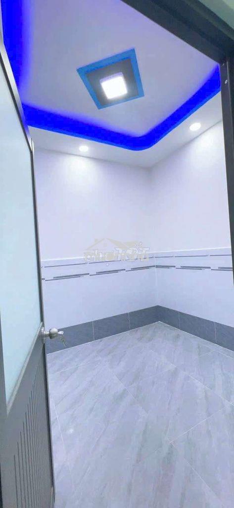Cho thuê nhà mới
dt 4x16 -3pn -2wc hẻm ba gác 
gần chợ đầu mối 