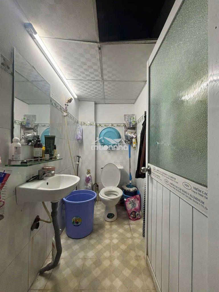 Nhà 3phong ngủ - sát bên chung cư giai việt. q8 - Ảnh 3