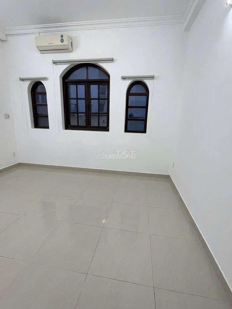 Cho thuê nhà nguyên căn 1 trệt 3 lầu -cách mạng tháng 8, q.10 - 2pn) - Ảnh 2