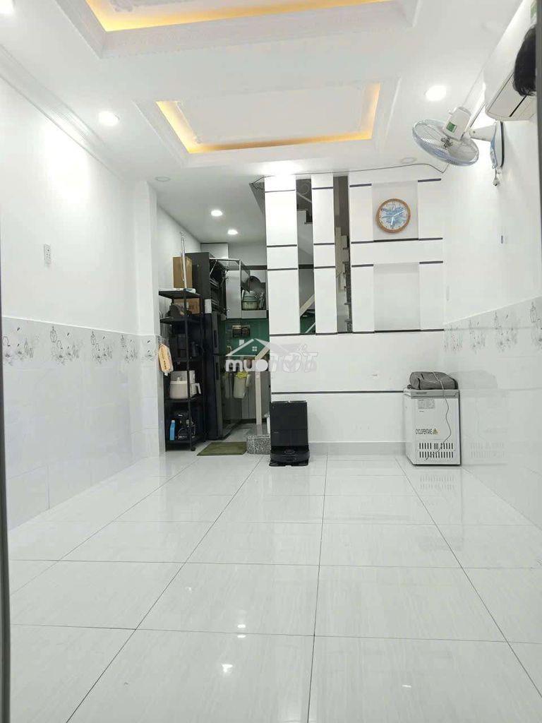 Cho thuê nhà nội thất mới hẽm 3 gác,âu dương lân p3.dt 3m5x7. giá 13tr