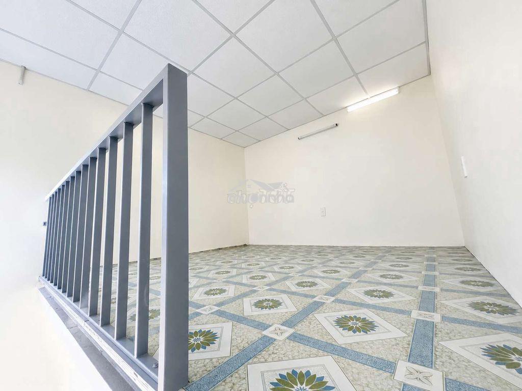 Phòng sẵn máy lạnh gác cao 2m  thông thoáng - ngay đại lộ võ văn kiệt - Ảnh 4